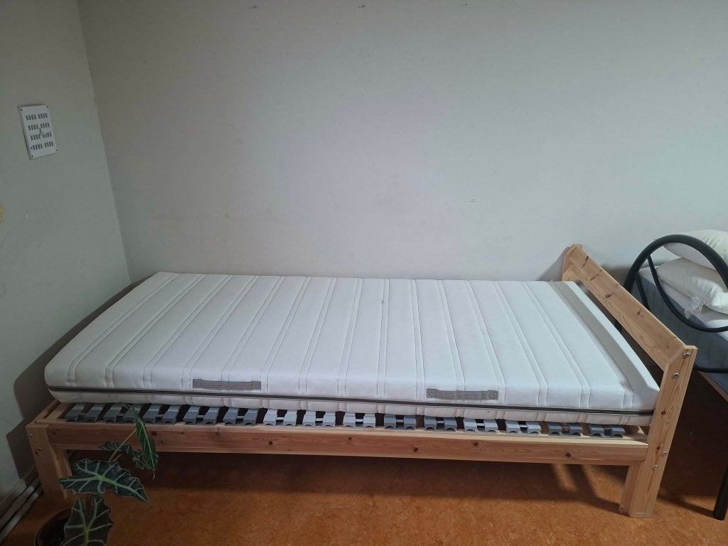 Cadre de lit simple, sommier & matelas, Maison & Meubles, Chambre à coucher | Lits, 90 cm, Beige, Enlèvement, 200 cm