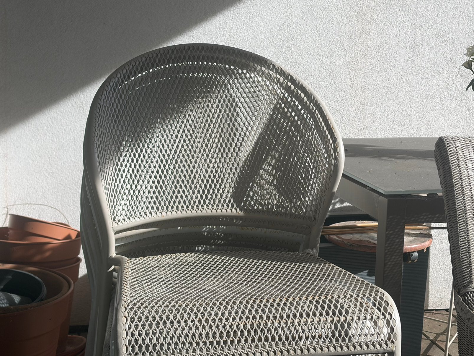 10 chaises empilables en métal crème/blanc — 95€, Jardin & Terrasse, Enlèvement, Métal, Empilable