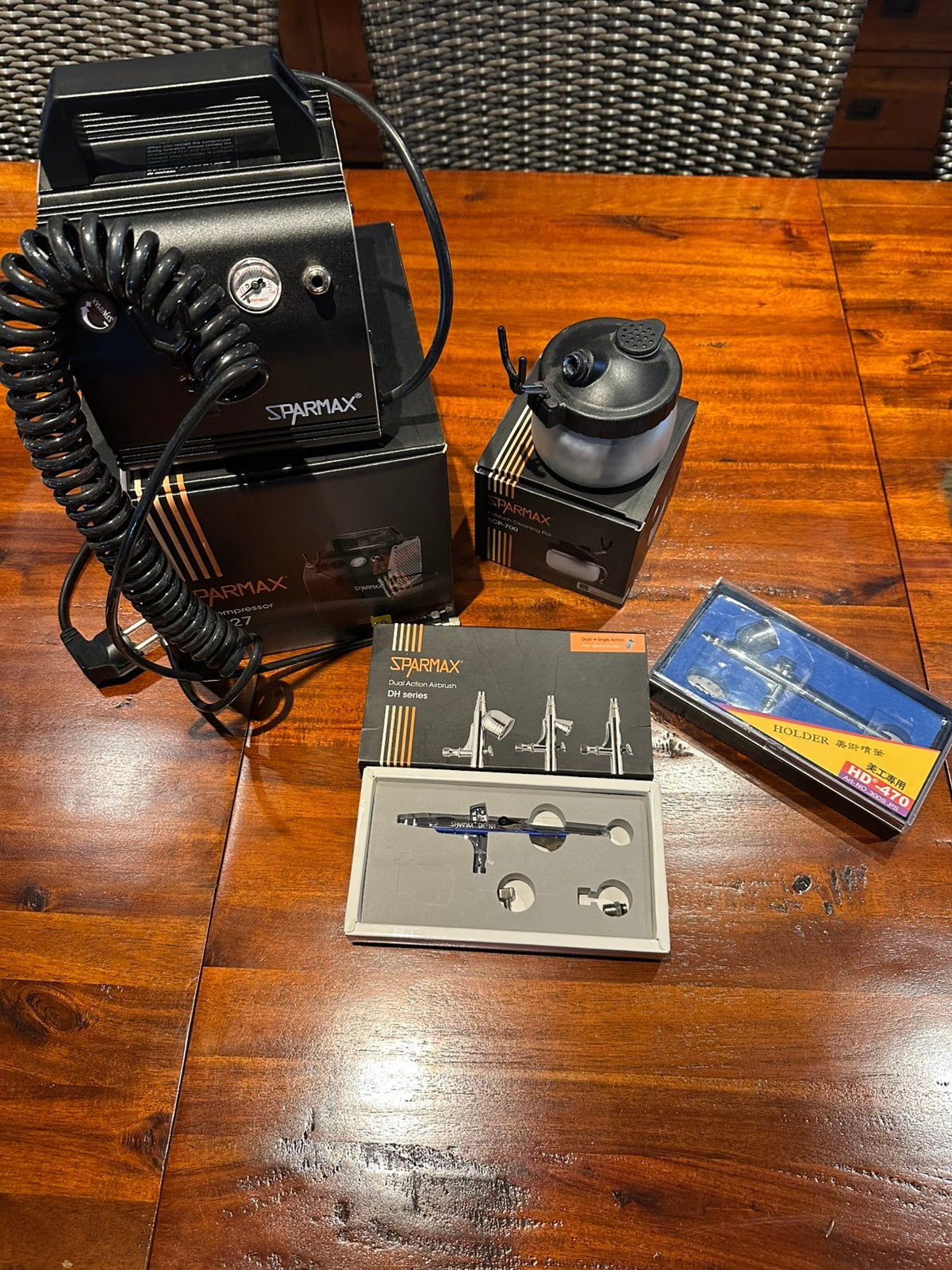 Airbrush sparmax met 2 pistolen + reinigingspot, Hobby en Vrije tijd, Ophalen, Zo goed als nieuw