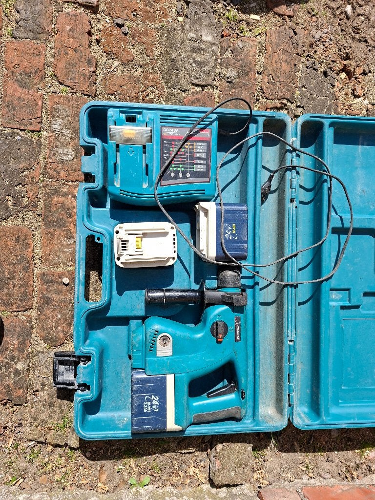 boormachine MAKITA, Doe-het-zelf en Bouw, Gereedschap | Boormachines, Ophalen, Gebruikt, Boormachine, Klopboormechanisme