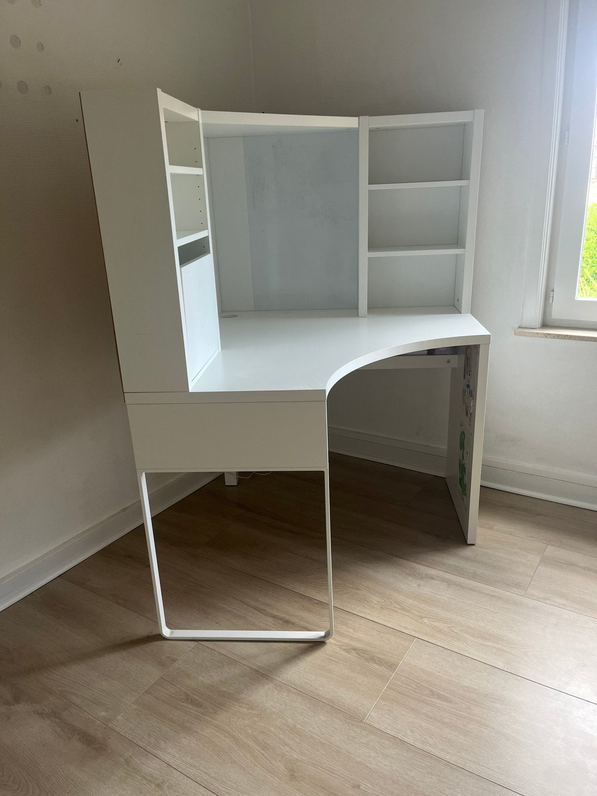 Witte bureau moet zo snel mogelijk weg, Ophalen, Zo goed als nieuw, IKEA