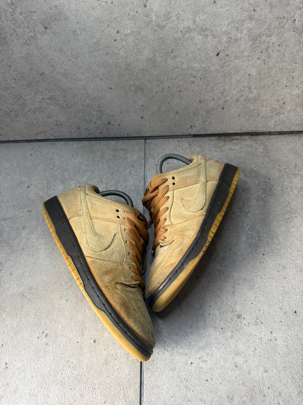 Nike SB Dunk Low Geel/Sand 39, Kleding | Dames, Geel, Ophalen of Verzenden, Zo goed als nieuw, Sneakers