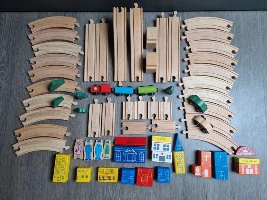 Houten treincircuitset met accessoires, Overige merken, Racebaan, Zelf te bouwen, Ophalen of Verzenden