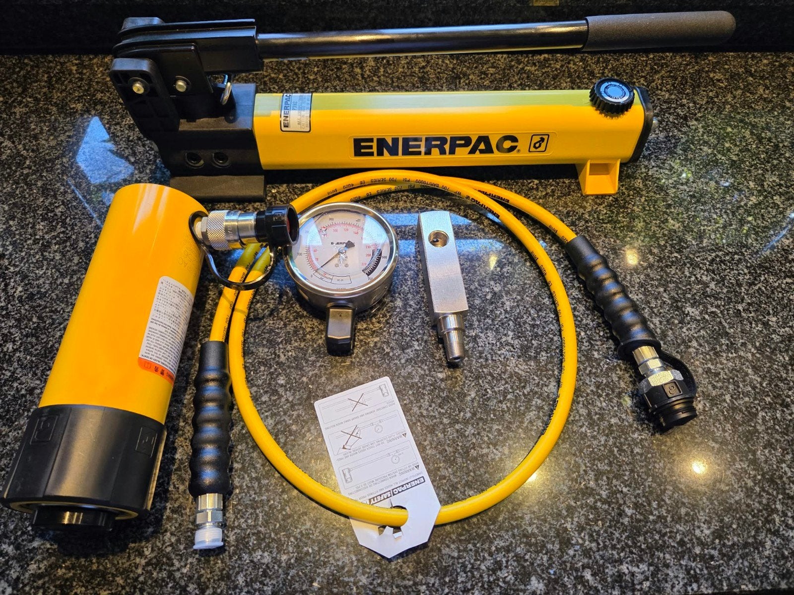 Enerpac SCR-256H hydraulische set NIEUW in doos -Cilinder25t, Doe-het-zelf en Bouw, Ophalen