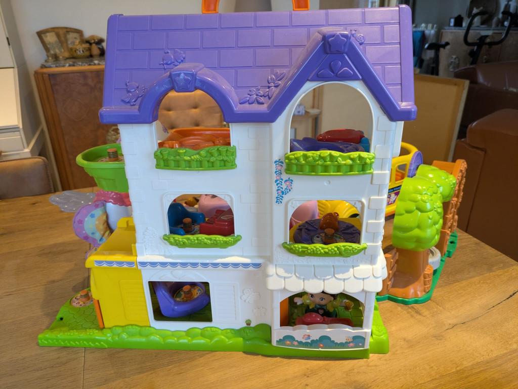 VTech Vrolijke Vriendjes collectie, speelhuis + bus + koets, Ophalen, Gebruikt, 2 tot 4 jaar
