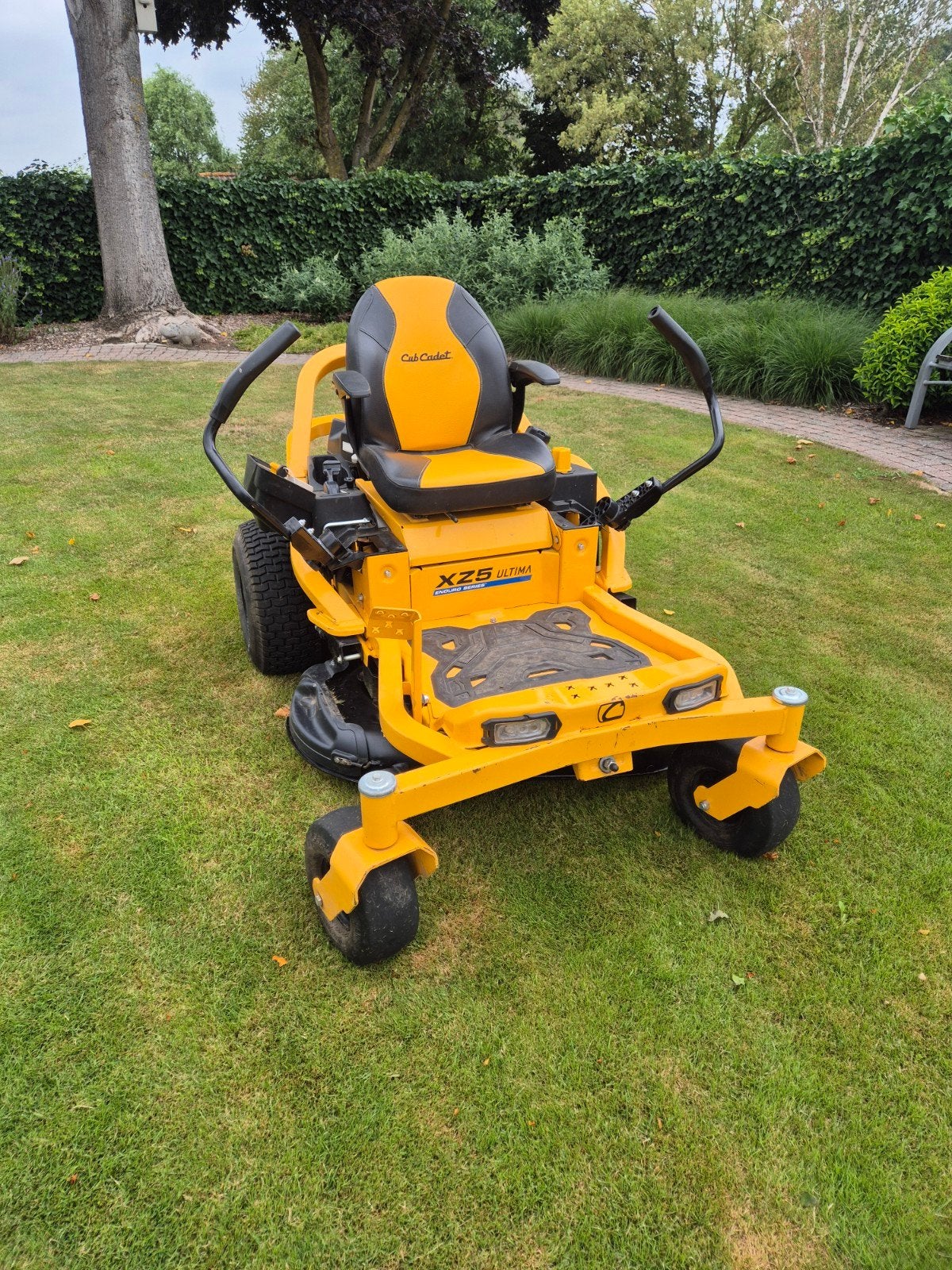 Cub Cadet XZ5 L107 ULTIMA à rayon de braquage zéro, Enlèvement, Comme neuf