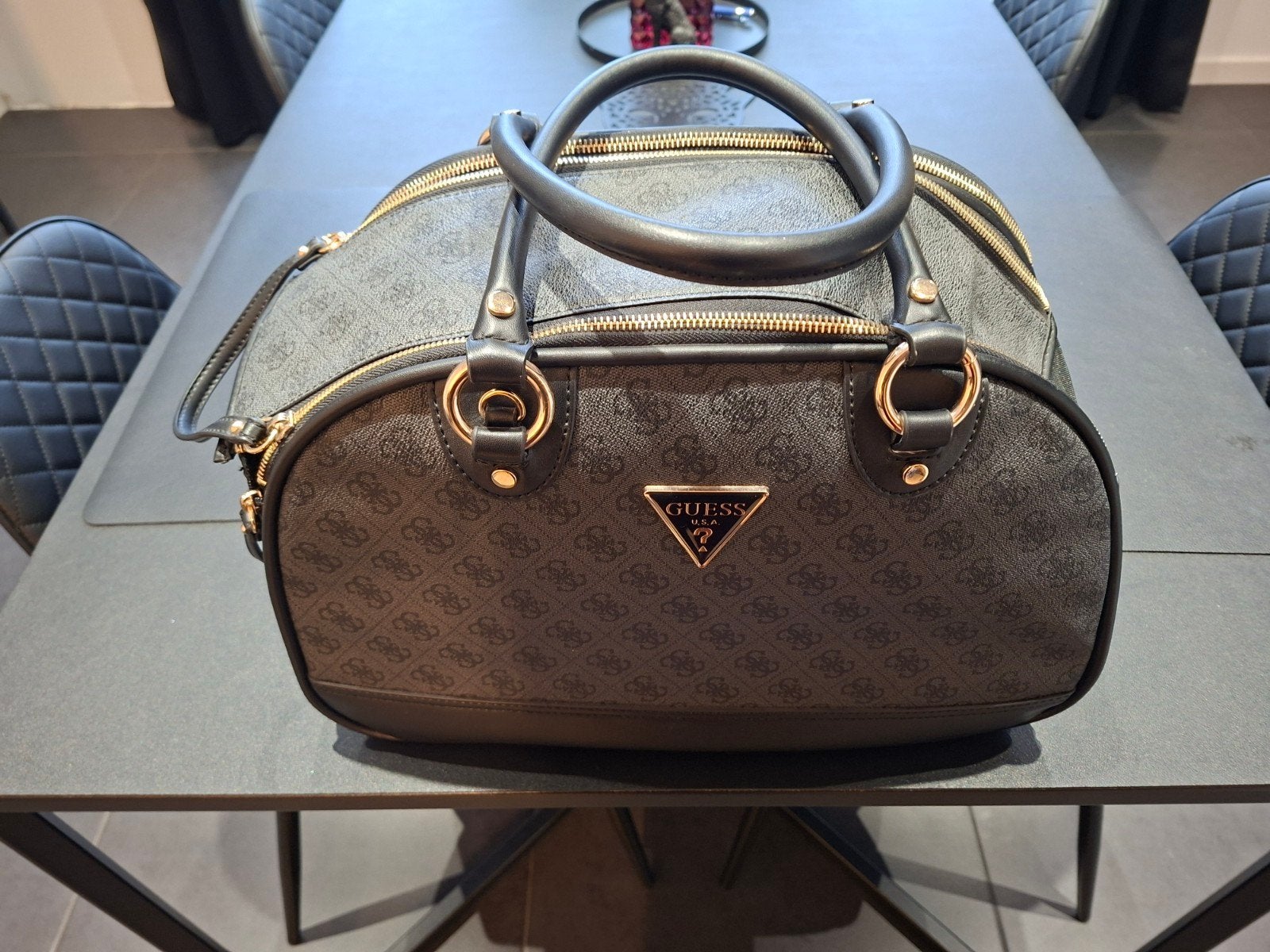 Guess Honden Handtassen., Ophalen, Nieuw, Zwart, Handtas