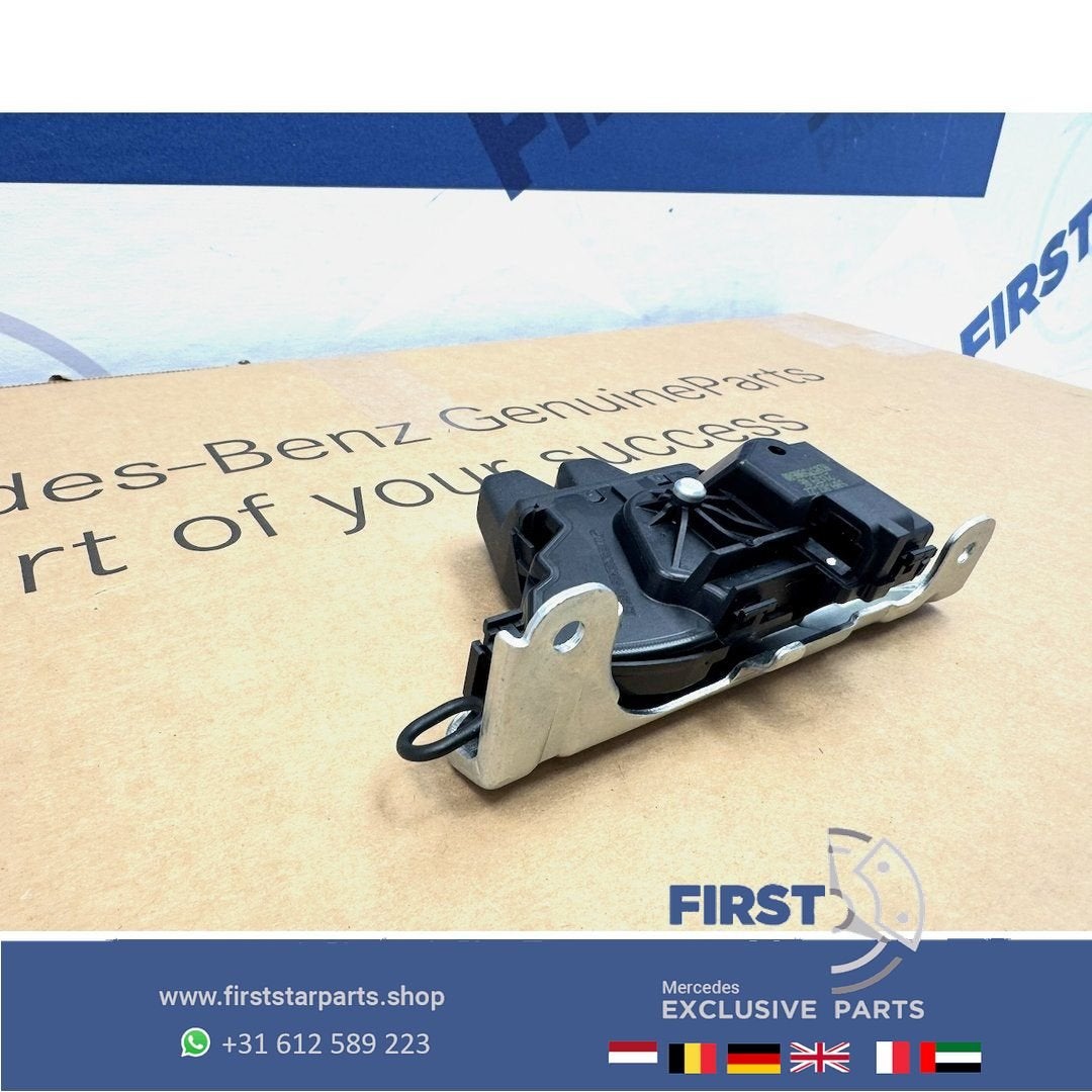 W118 CLA ACHTERKLEP VERGRENDELING SLOT MOTOR + HOUDER A20575, Utilisé, -, -, Enlèvement ou Envoi