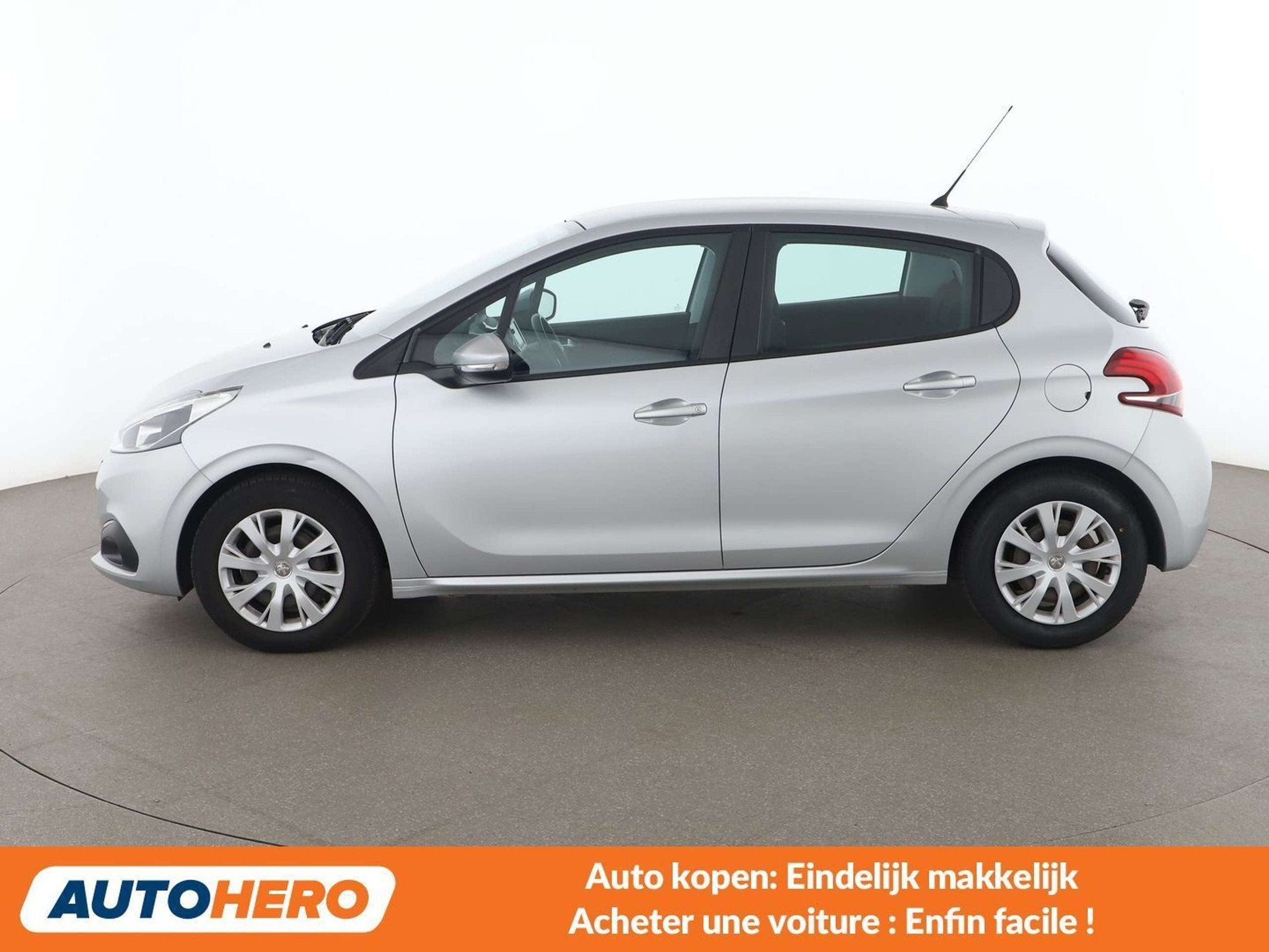 Peugeot 208 1.2 e-VTi Active (bj 2016), Auto's, Voorwielaandrijving, Stof, Gebruikt, Zwart