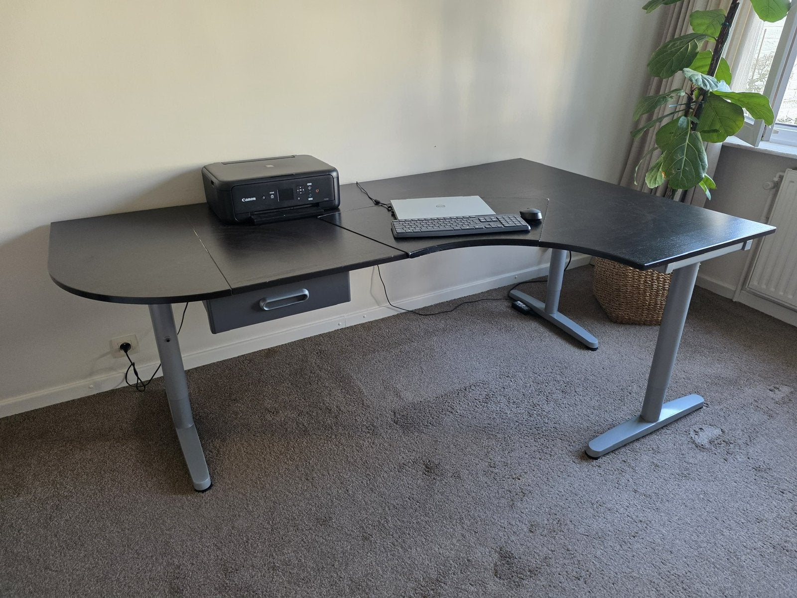 Bureau IKEA, Huis en Inrichting, Bureaus, Ophalen, Zo goed als nieuw, IKEA, Hoekbureau