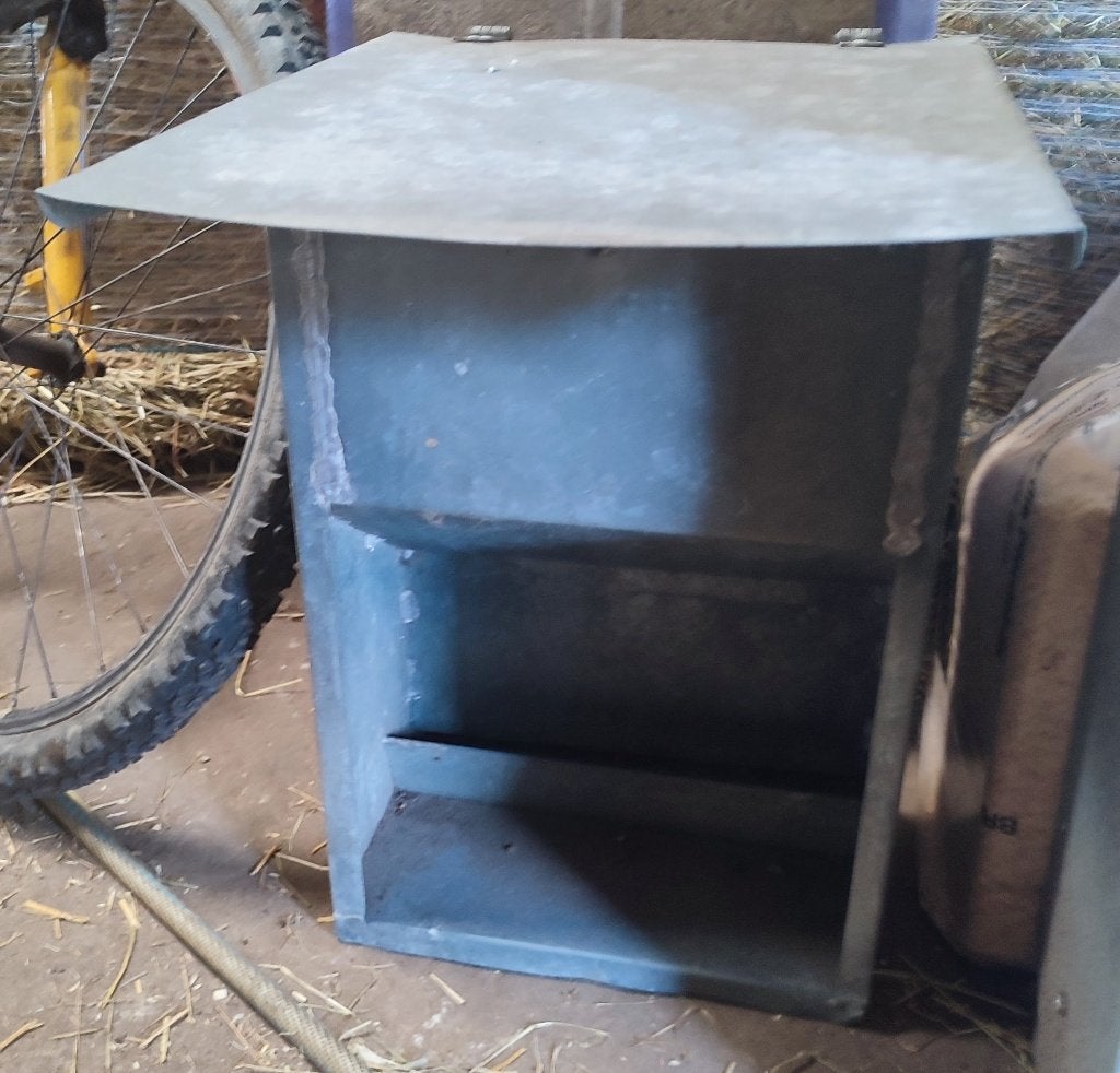 1 trapvoederbak + 1 ophangbak voor kippen/ gevogelte/ ..., Dieren en Toebehoren, Vogels | Toebehoren, Gebruikt, Eten en Drinken