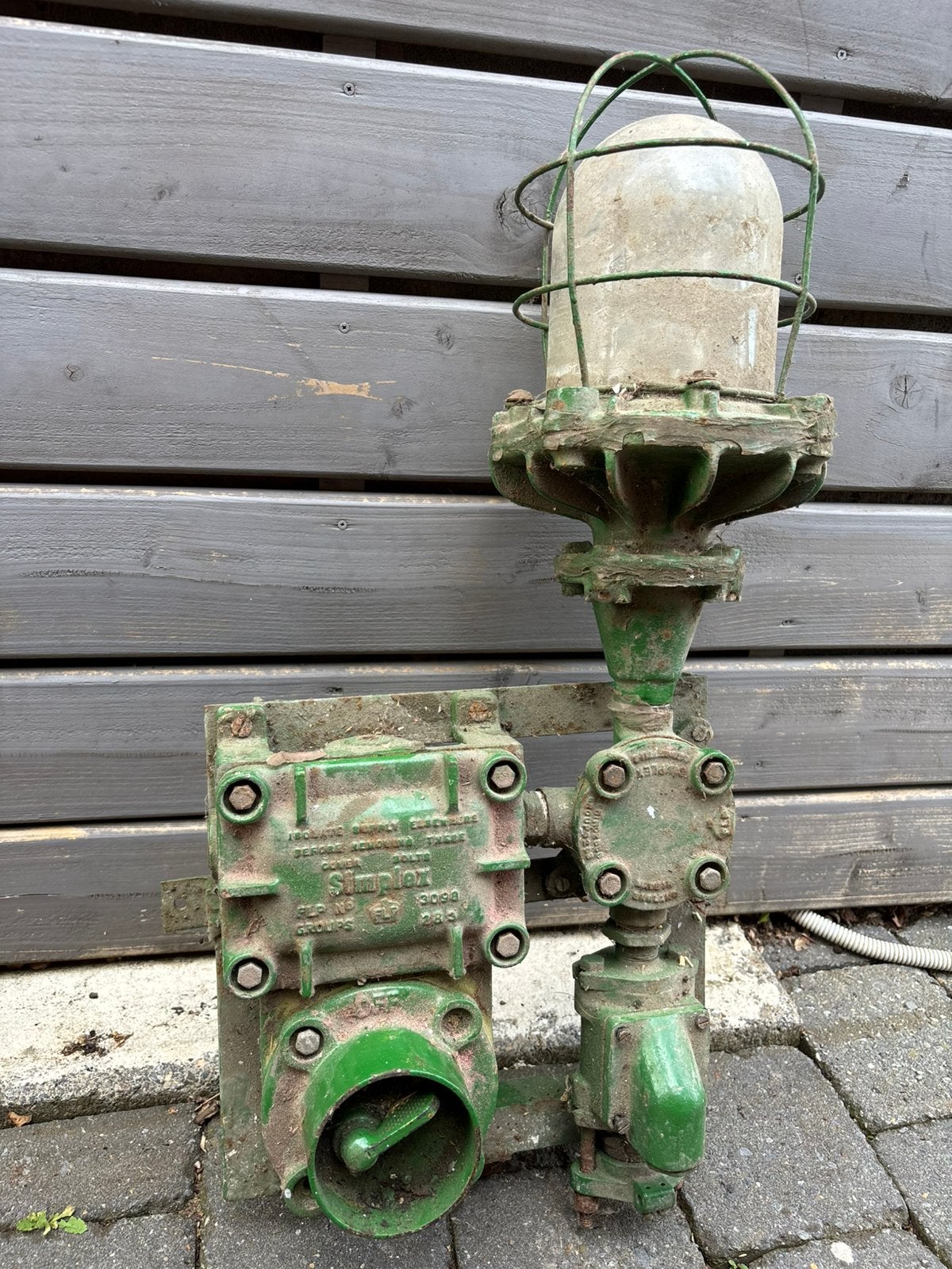 Bunkerlamp, Ophalen