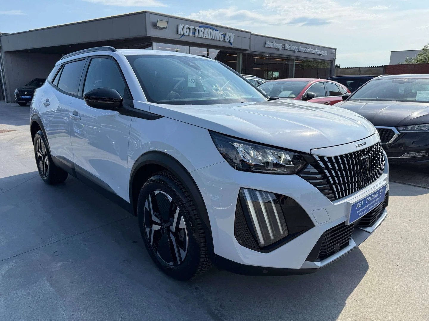 Peugeot 2008 1.2i TURBO ALLURE FULL LED CARPLAY LEDER BLUETO, Auto's, 1263 kg, Gebruikt, 1199 cc, Lichtsensor