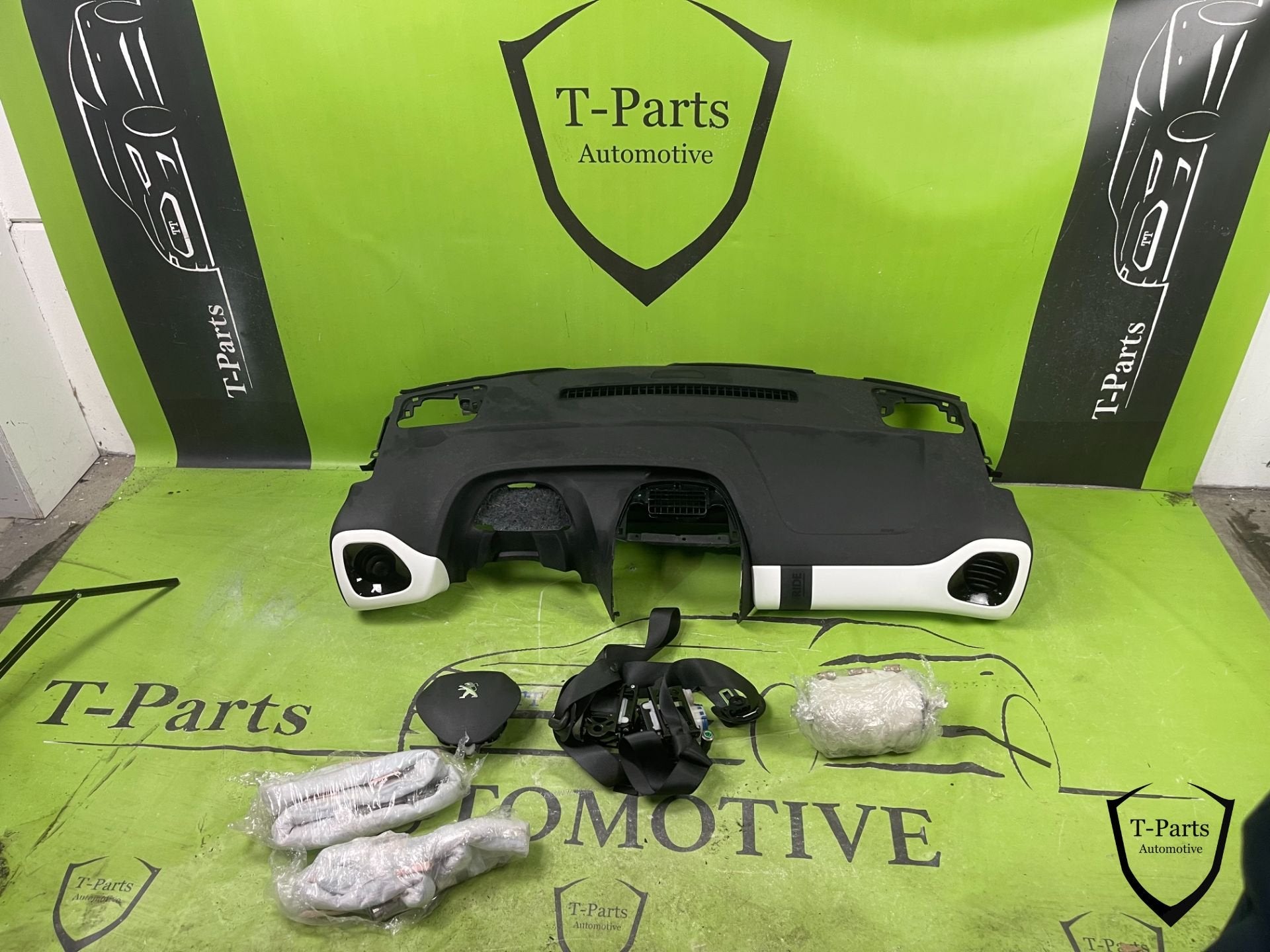 peugeot 108 airbag set dashboard dak airbag links rechts hem, Auto-onderdelen, Info@fabrikant.eu, Fabrikant BV, Gebruikt, Peugeot