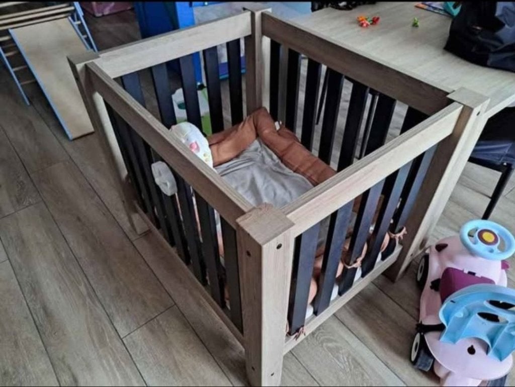 Houten babypark met mat zwarte accenten van het merk TWF, Enlèvement, Comme neuf, Autres types