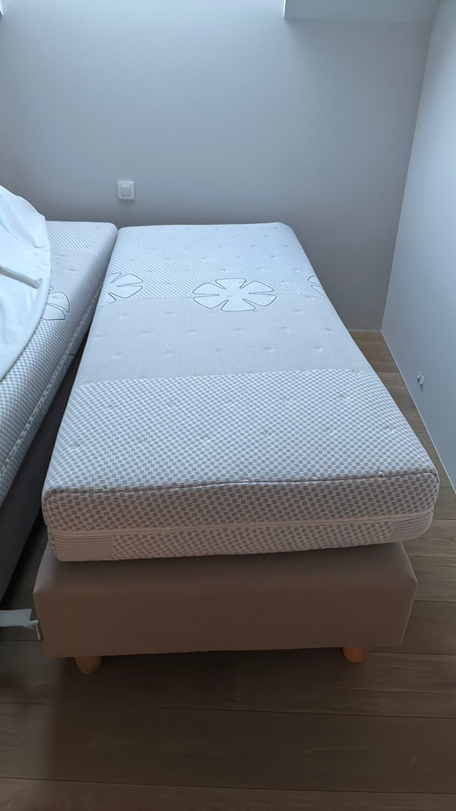 Bed, Ophalen, 90 cm, Eenpersoons, Beige