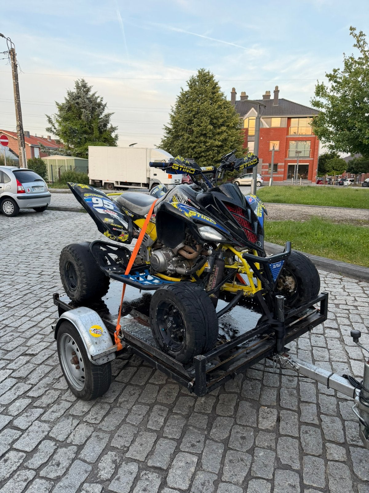 700R Spécial édition, Motos