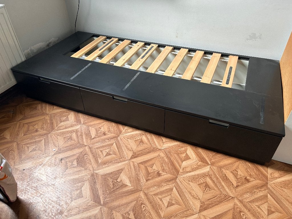 Lit IKEA Nordli, Maison & Meubles, Chambre à coucher | Lits, Utilisé, Une personne, 90 cm, 200 cm, Bois, Noir, Enlèvement