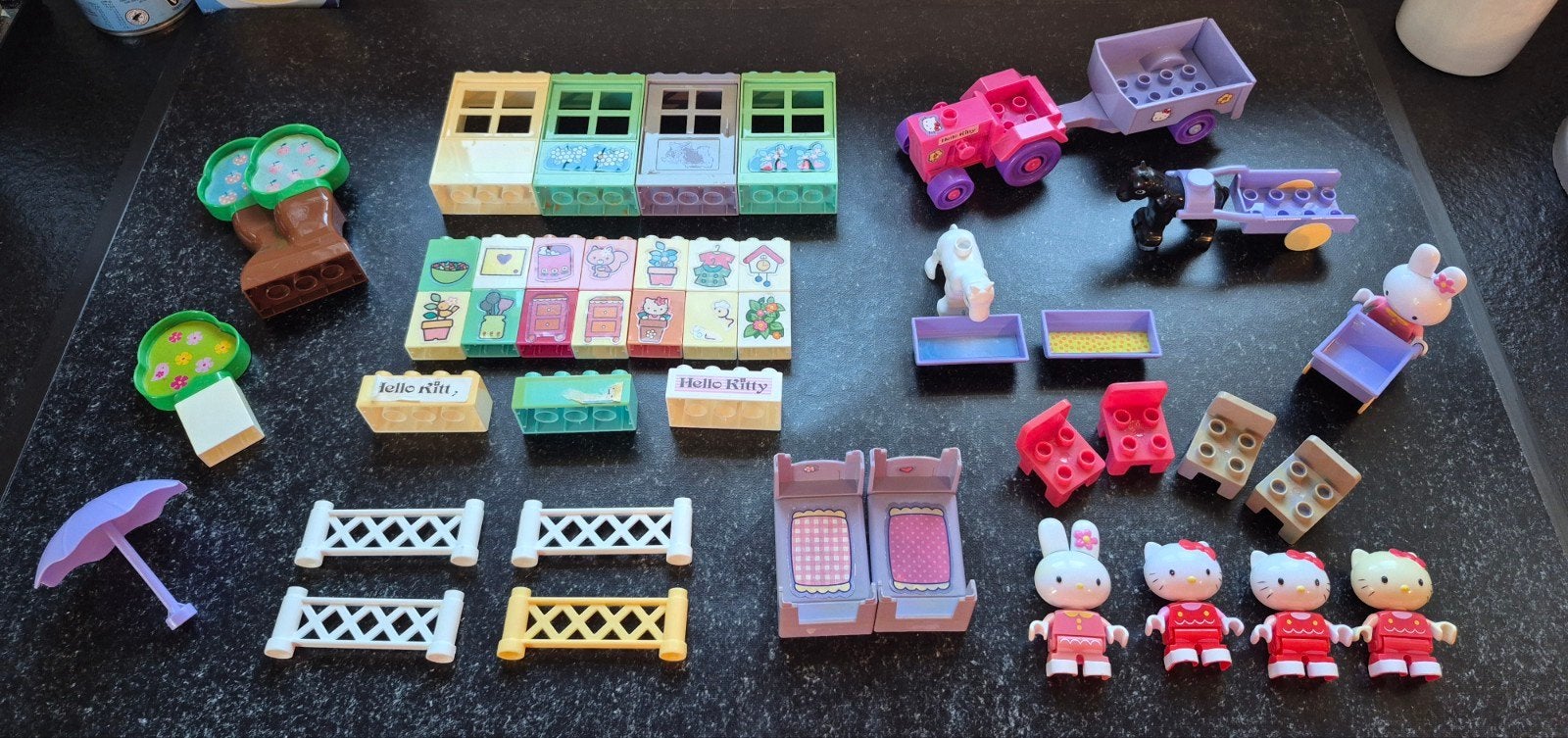 Blokken Hello Kitty, Ophalen