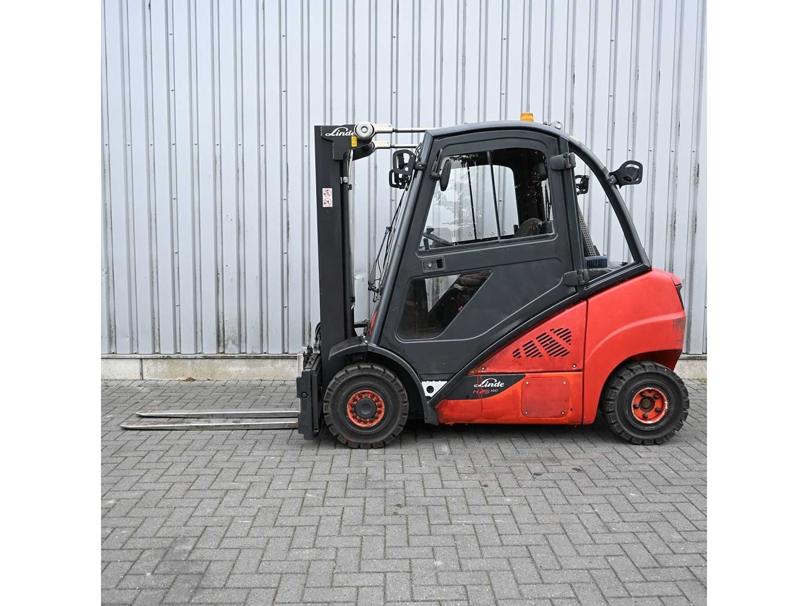 Linde H25D-02 Camion élévateur diesel, Articles professionnels, Diesel, Chariot élévateur, Linde