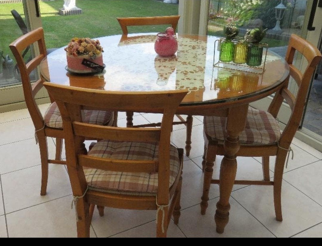 Ronde Tafel met 4 stoelen grenen, Huis en Inrichting, Ophalen