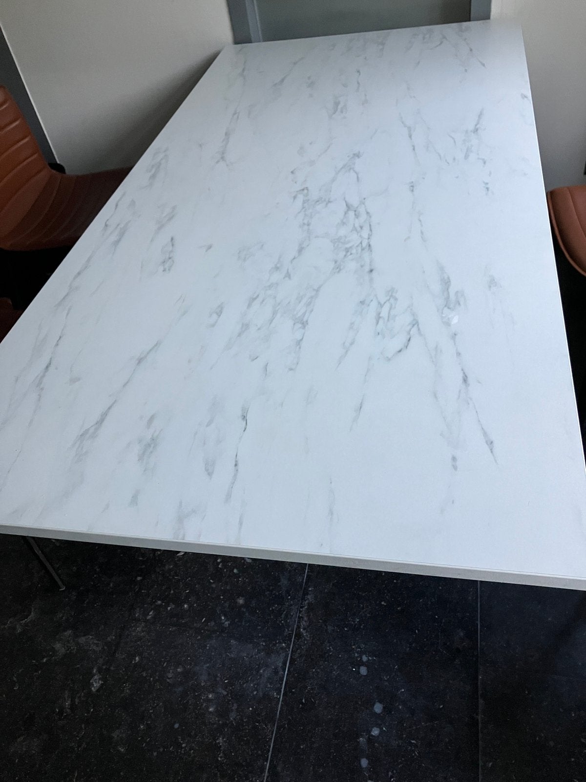 Tafel verstelbaar in hoogte, Ophalen, Zo goed als nieuw