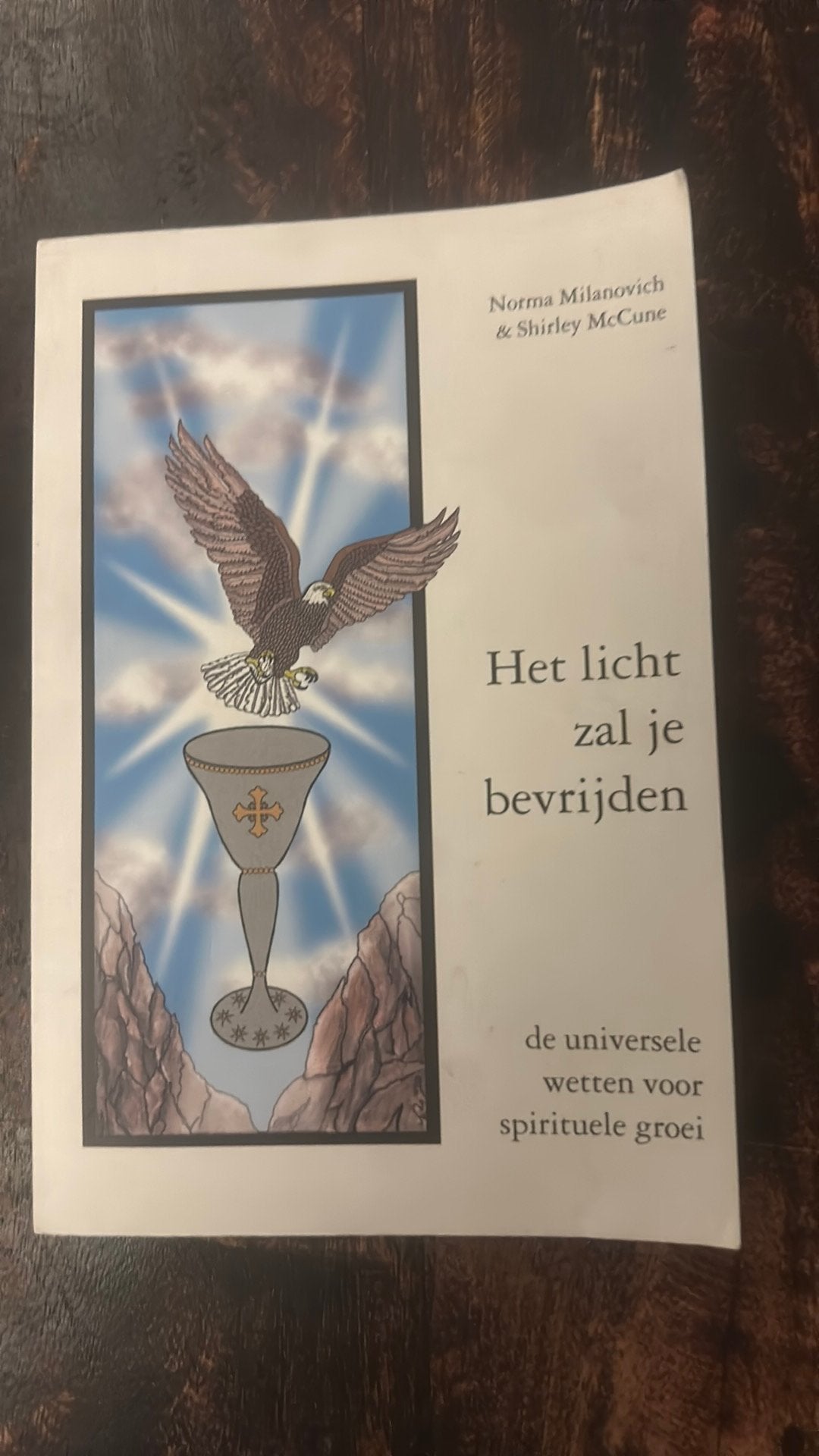 N. Milanovich - Het licht zal je bevrijden, Boeken, Ophalen of Verzenden, N. Milanovich; S. MacCune