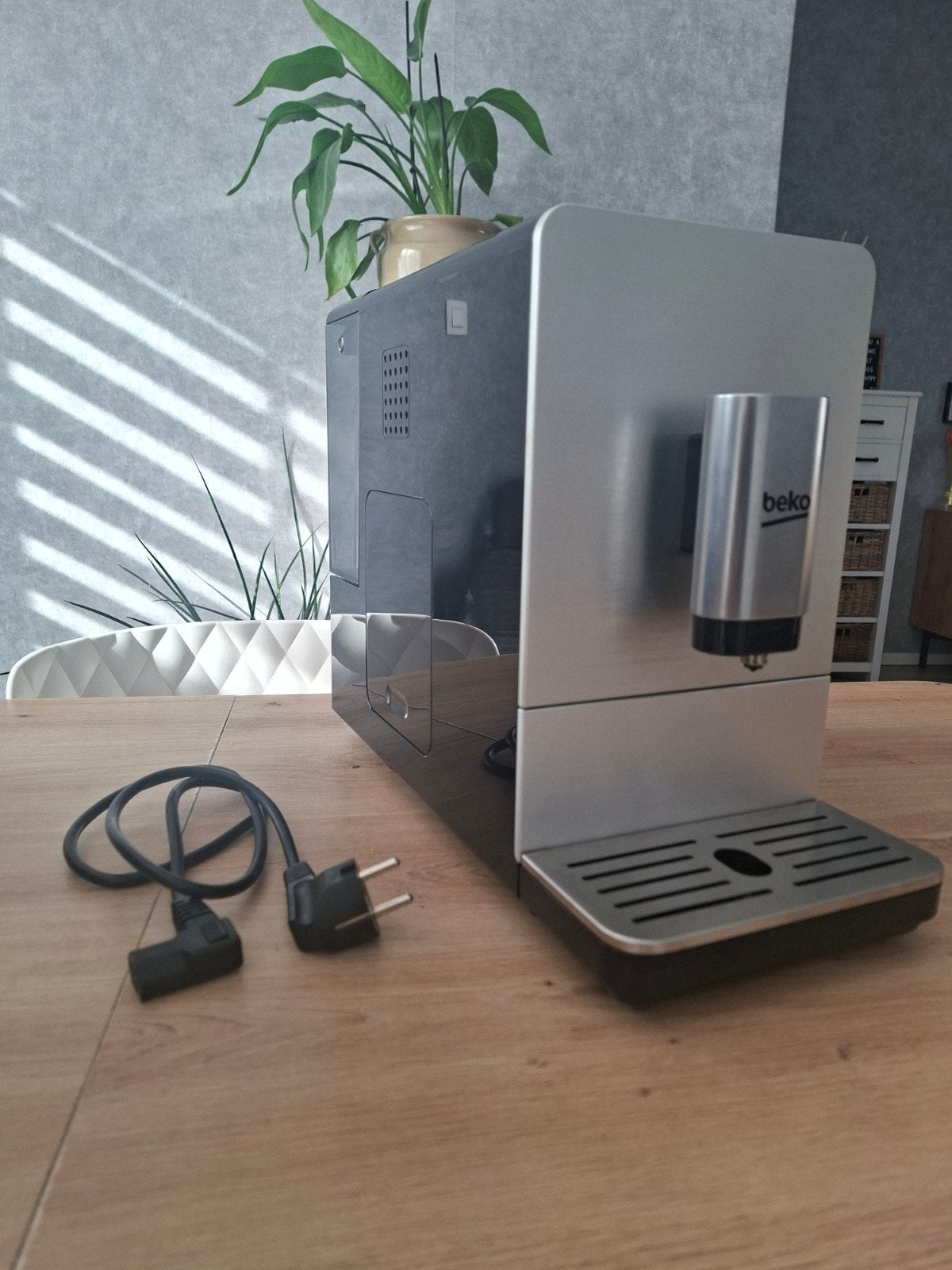 Koffiemachine met bonen - volautomatisch, Elektronische apparatuur, Ophalen, Gebruikt, Koffiemachine, Koffiebonen