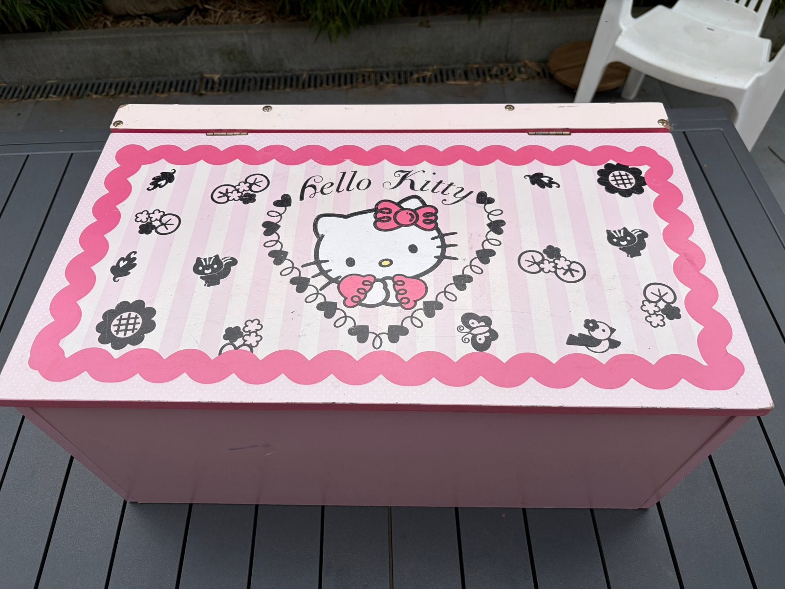 Coffre en bois rose Hello Kitty, 50 à 100 cm, Enlèvement, Utilisé, Moins de 50 cm