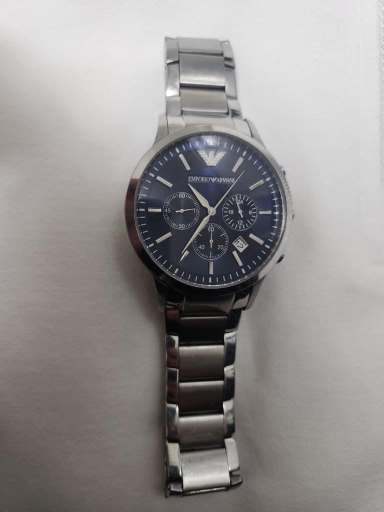 Armani horloge, Enlèvement