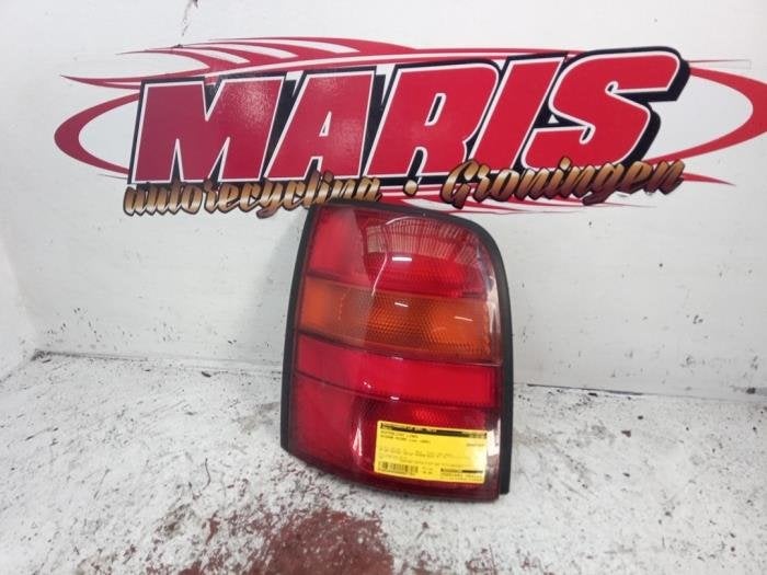 Feu arrière gauche d'un Nissan Micra, -, -, 3 mois de garantie, Utilisé