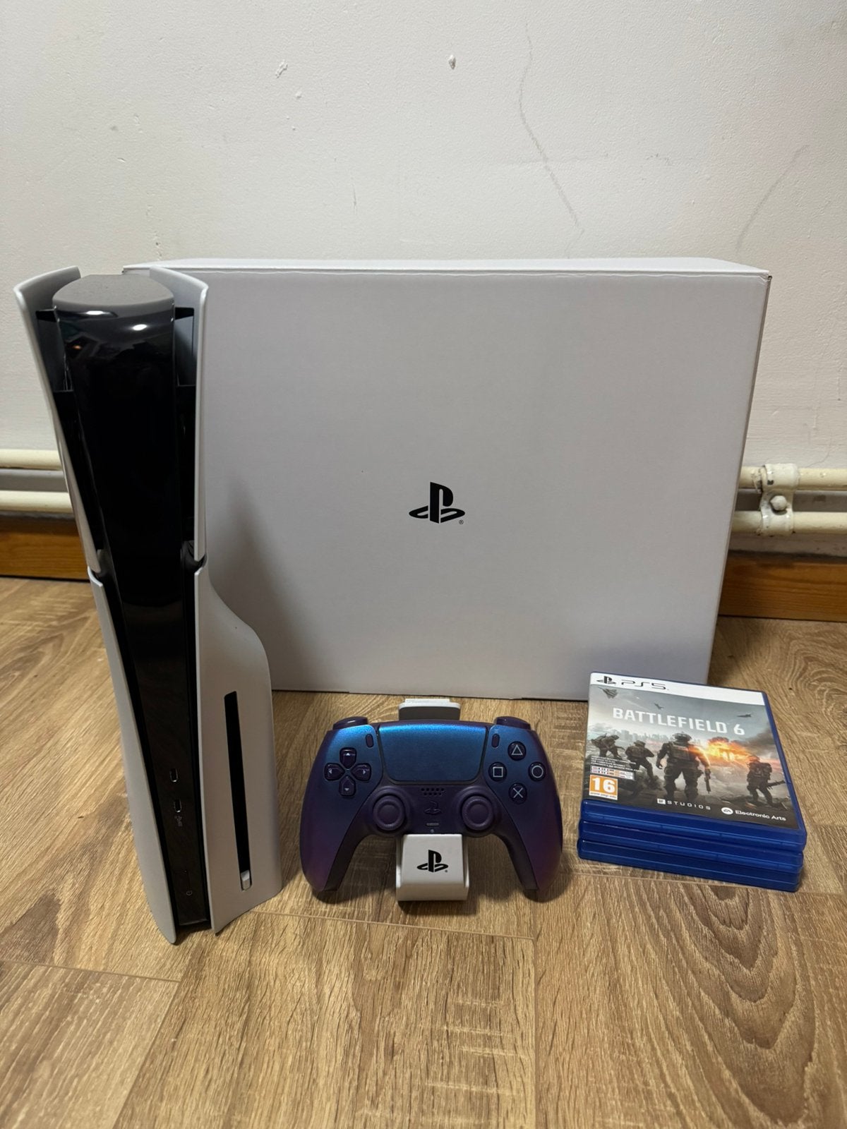 PS5 Slim Disc 1TB Met Controller, 3 Games en Laadstation, Ophalen, Zo goed als nieuw