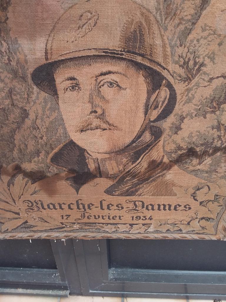 Cadre brodé, Enlèvement ou Envoi