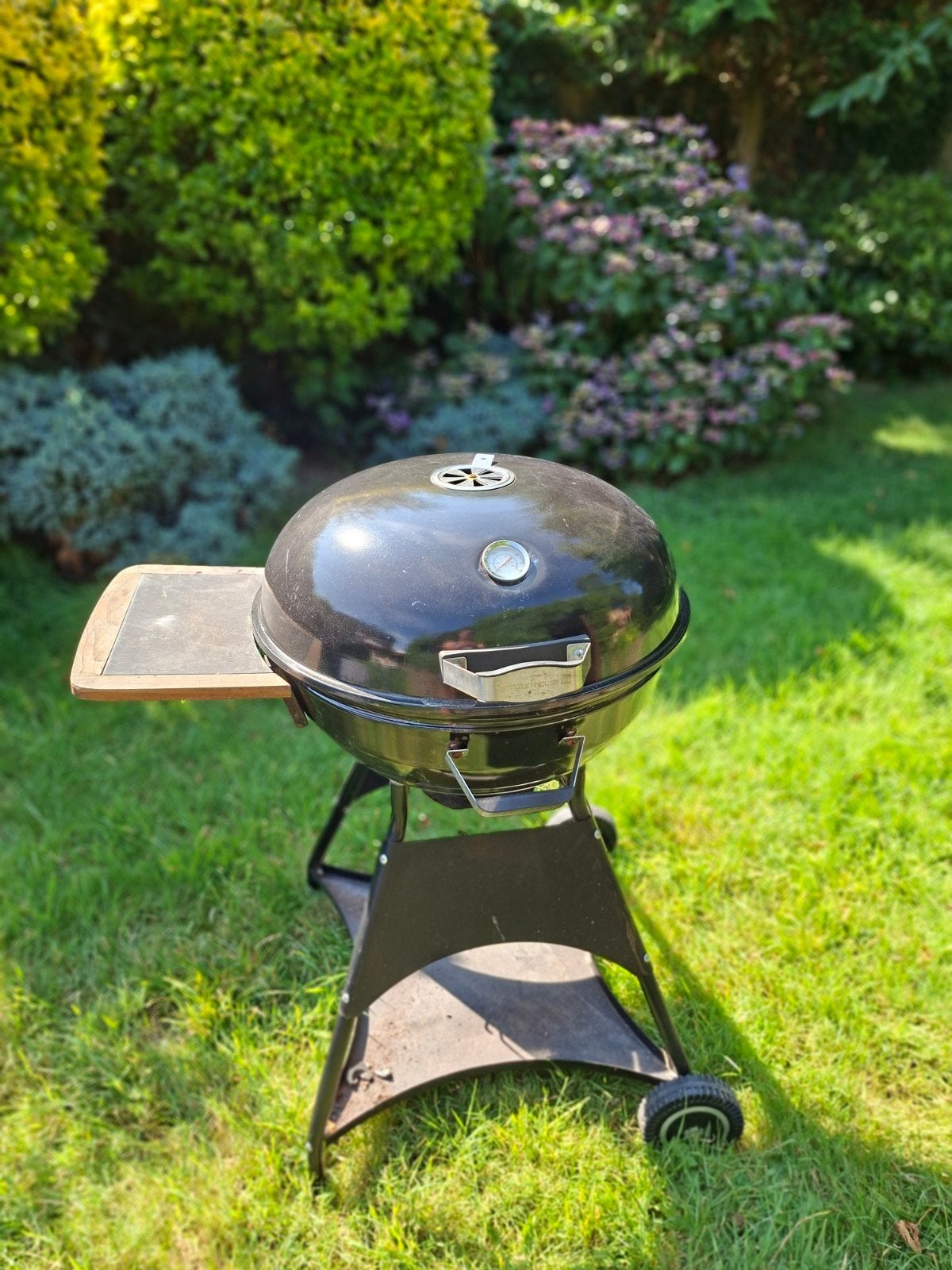 Tarrington House Barbecue, Tuin en Terras, Houtskoolbarbecues, Gebruikt, Met accessoires, Ophalen