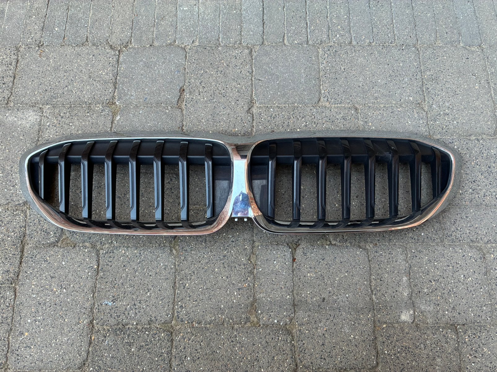 BMW G20/G21 Originele Nierengrille – Zwart/Chroom, Ophalen, Gebruikt, Voor, BMW