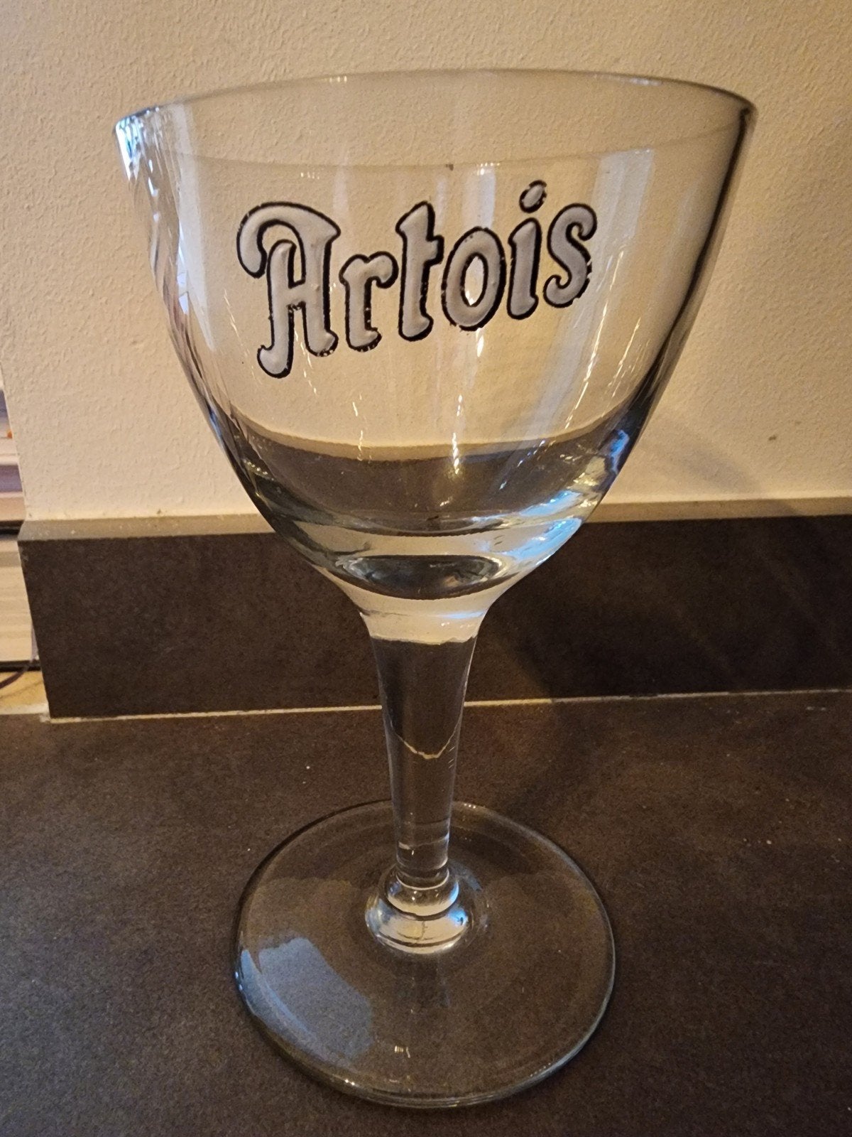 verre emaillé Artois très rare, Collections, Enlèvement, Comme neuf, Verre ou Verres, Stella Artois