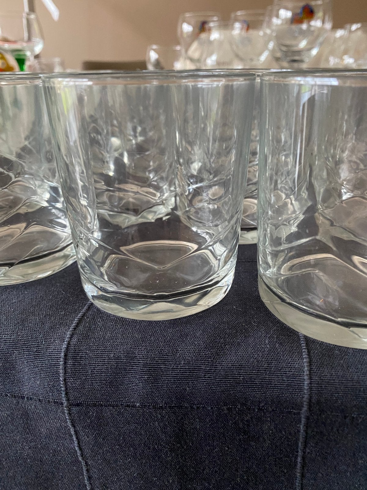 15 gelijke glazen frisdrank / water, Ophalen