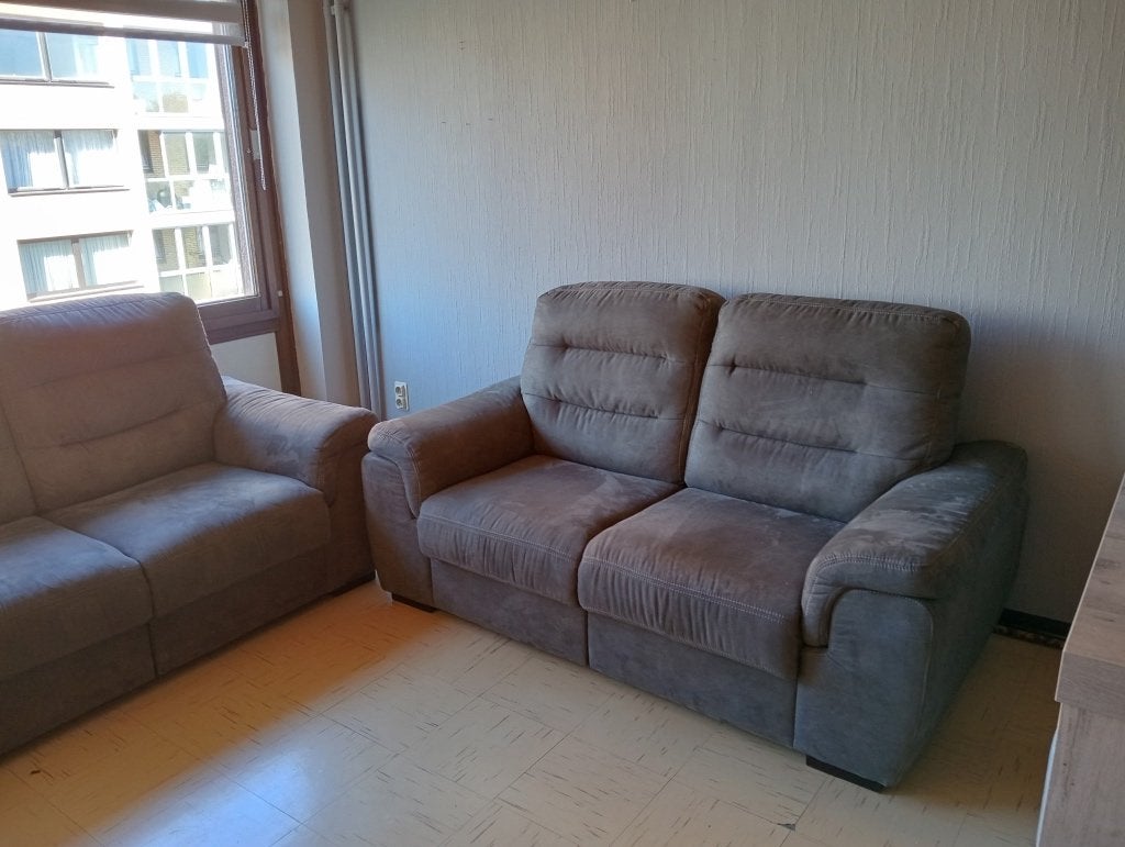 2 canapés 2 places / GRIS en parfait état, Maison & Meubles, 75 à 100 cm, Quatre personnes ou plus, Comme neuf, Enlèvement