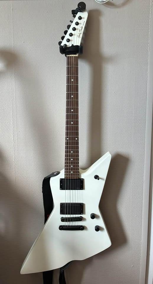Harley Benton EX-84 EMG, Muziek en Instrumenten, Ophalen, Zo goed als nieuw, Elektrisch, 5-snarig