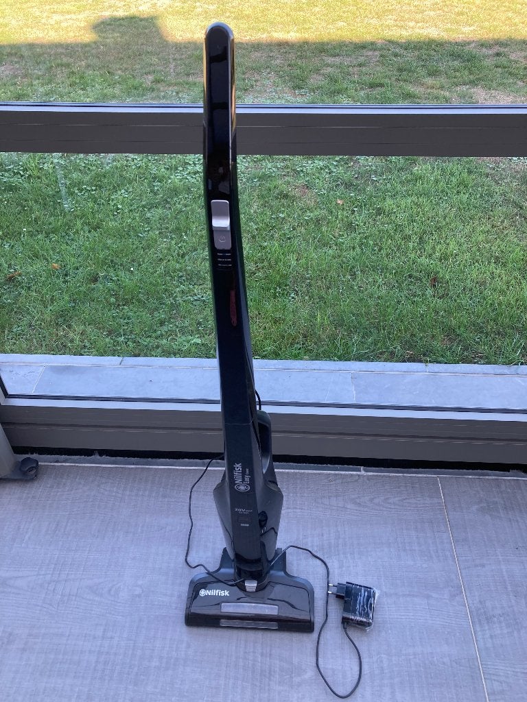 Aspirateur rechargeable, Electroménager, Réservoir, Aspirateur balai, Comme neuf, Enlèvement