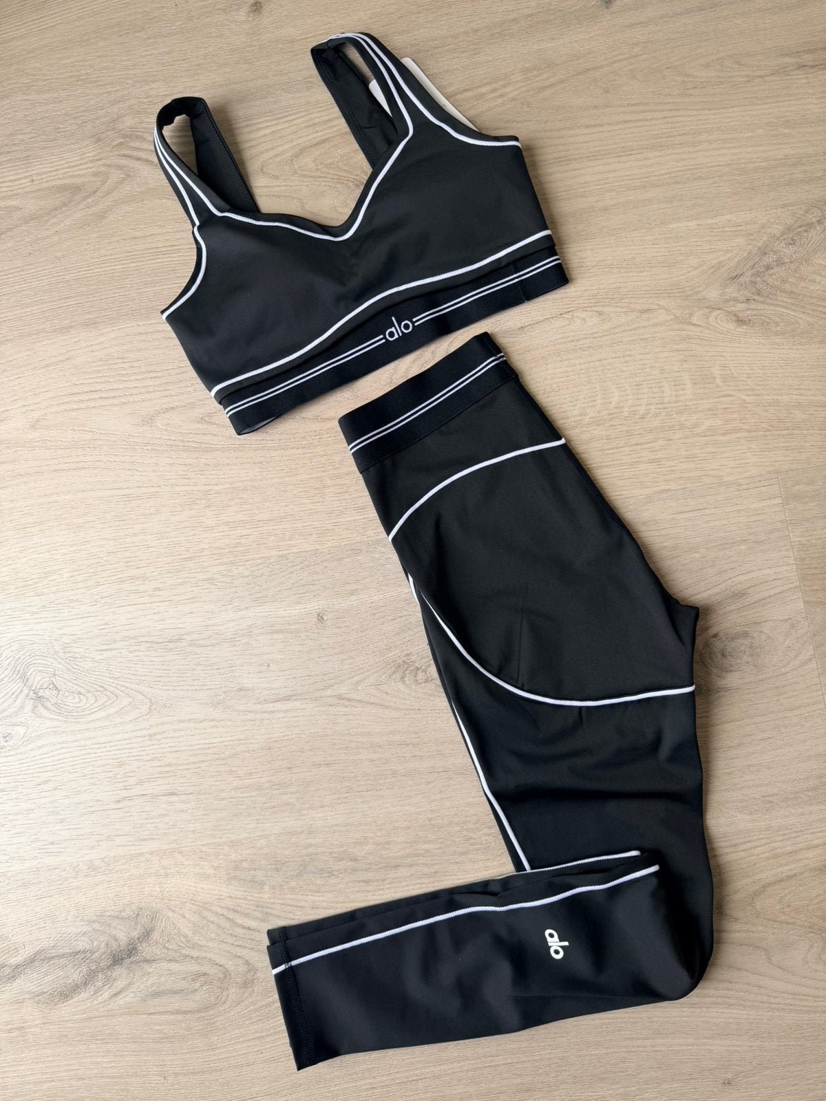 Alo yoga set, Ophalen, Zo goed als nieuw, Maat 38/40 (M), Yoga