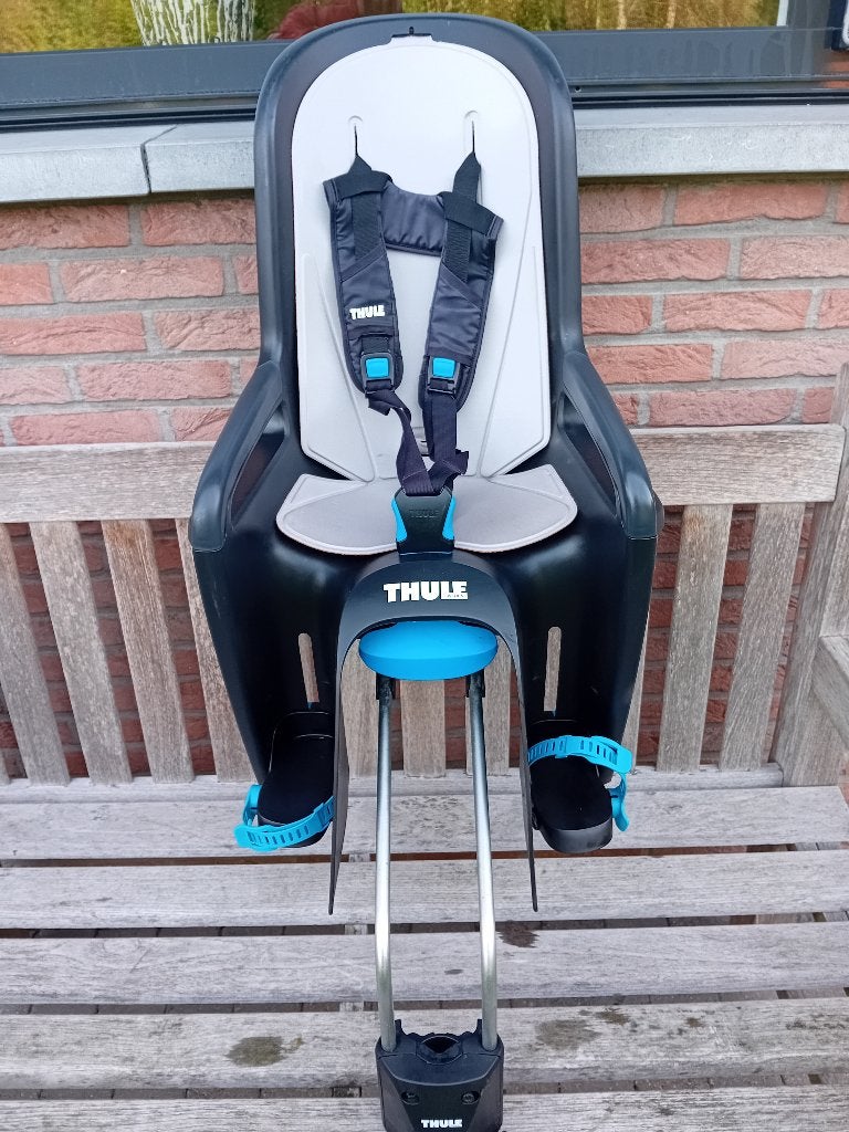 Fietsstoeltje achter Thule, Fietsen en Brommers, Ophalen, Achterzitje, Voetsteuntjes, Zo goed als nieuw