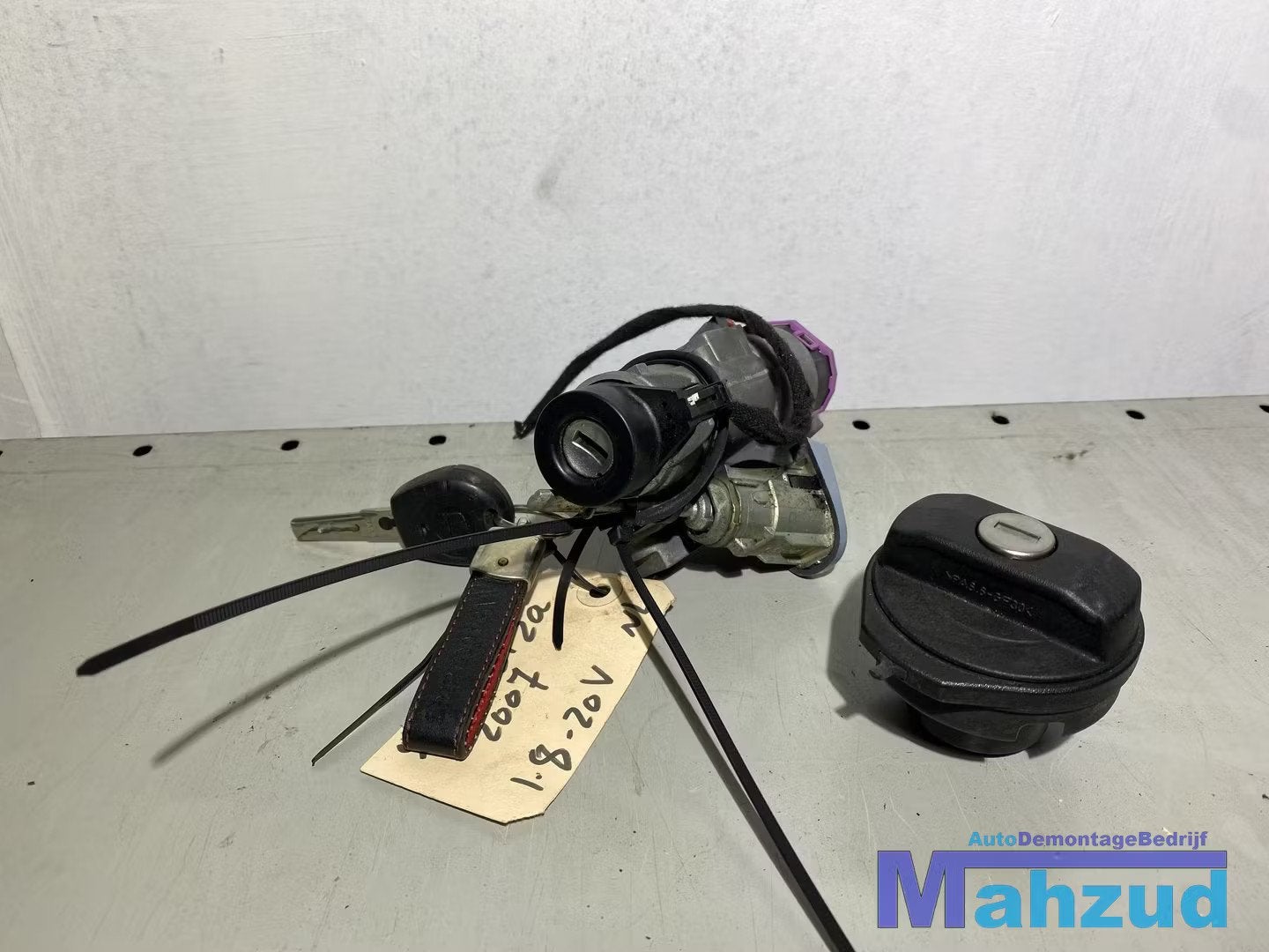 SEAT IBIZA 3 Contactslot set met 1 sleutel, Gebruikt, Autovia A-2, Km 585 585
08760  Martorell, ES, SEAT S.A., Customercare@seat.es