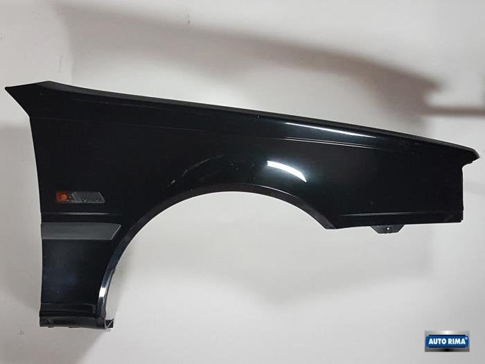 Scherm rechts-voor van een Volvo 4-Serie (305), Gebruikt, -, -, Ophalen of Verzenden