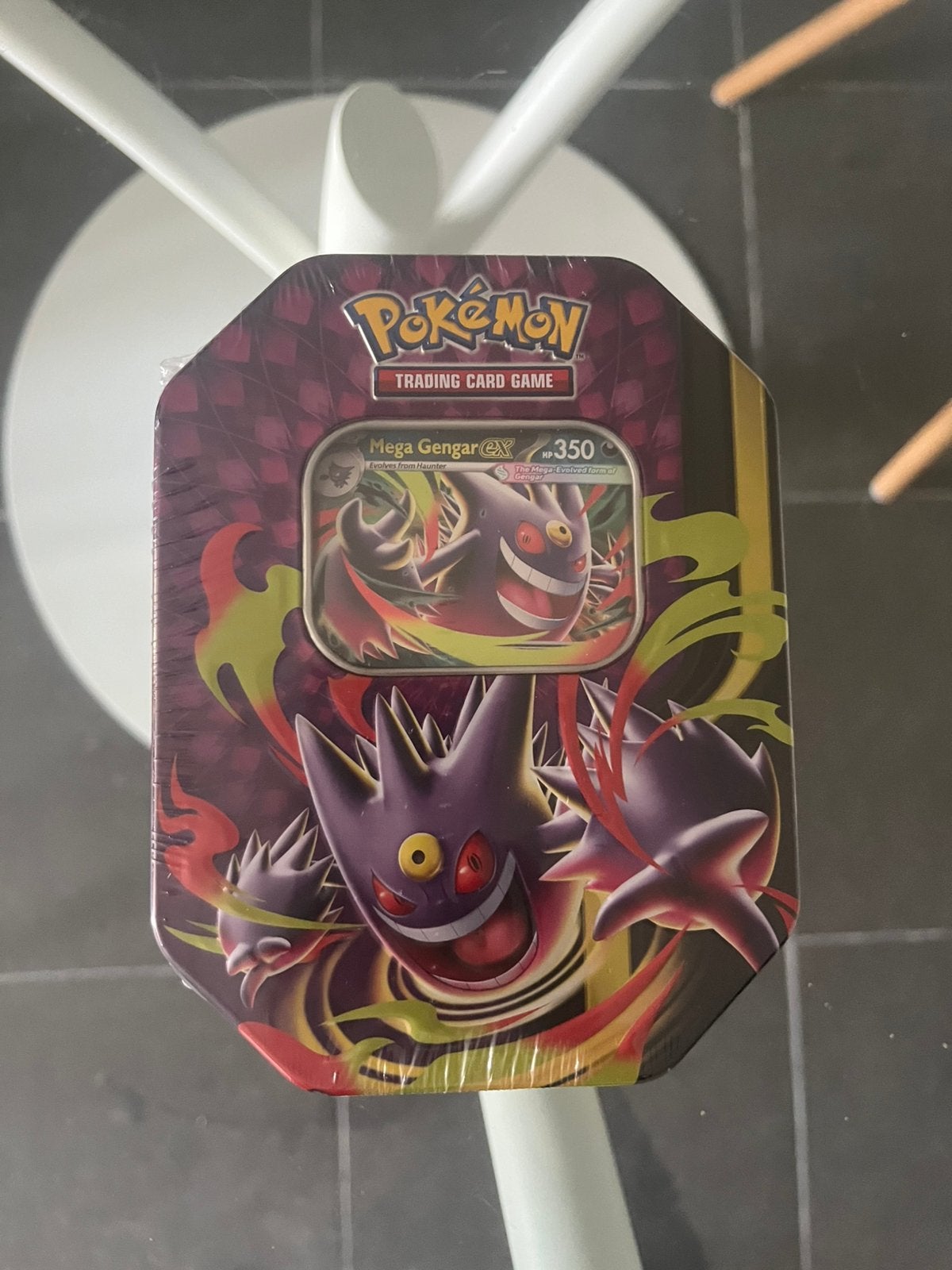 Gengar tin Mega Moonlit Box, Hobby en Vrije tijd, Verzamelkaartspellen | Pokémon, Ophalen, Nieuw