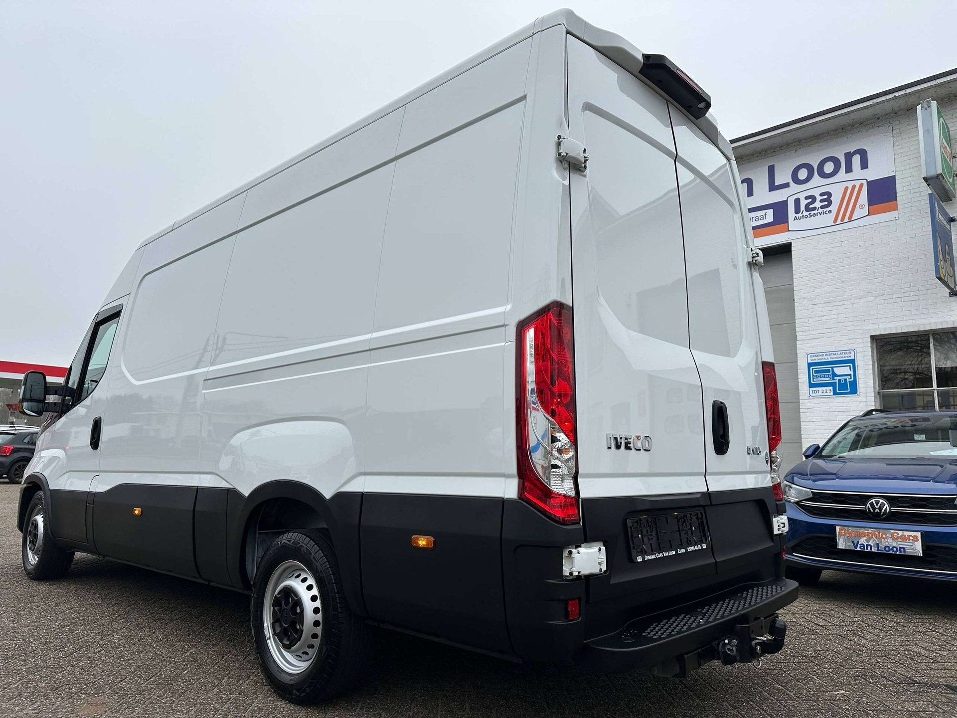Iveco Daily VERKOCHT 3.0 210Pk 35S210 Carplay Cruise LuchtSt, Auto's, Automaat, Stof, Gebruikt, 4 cilinders