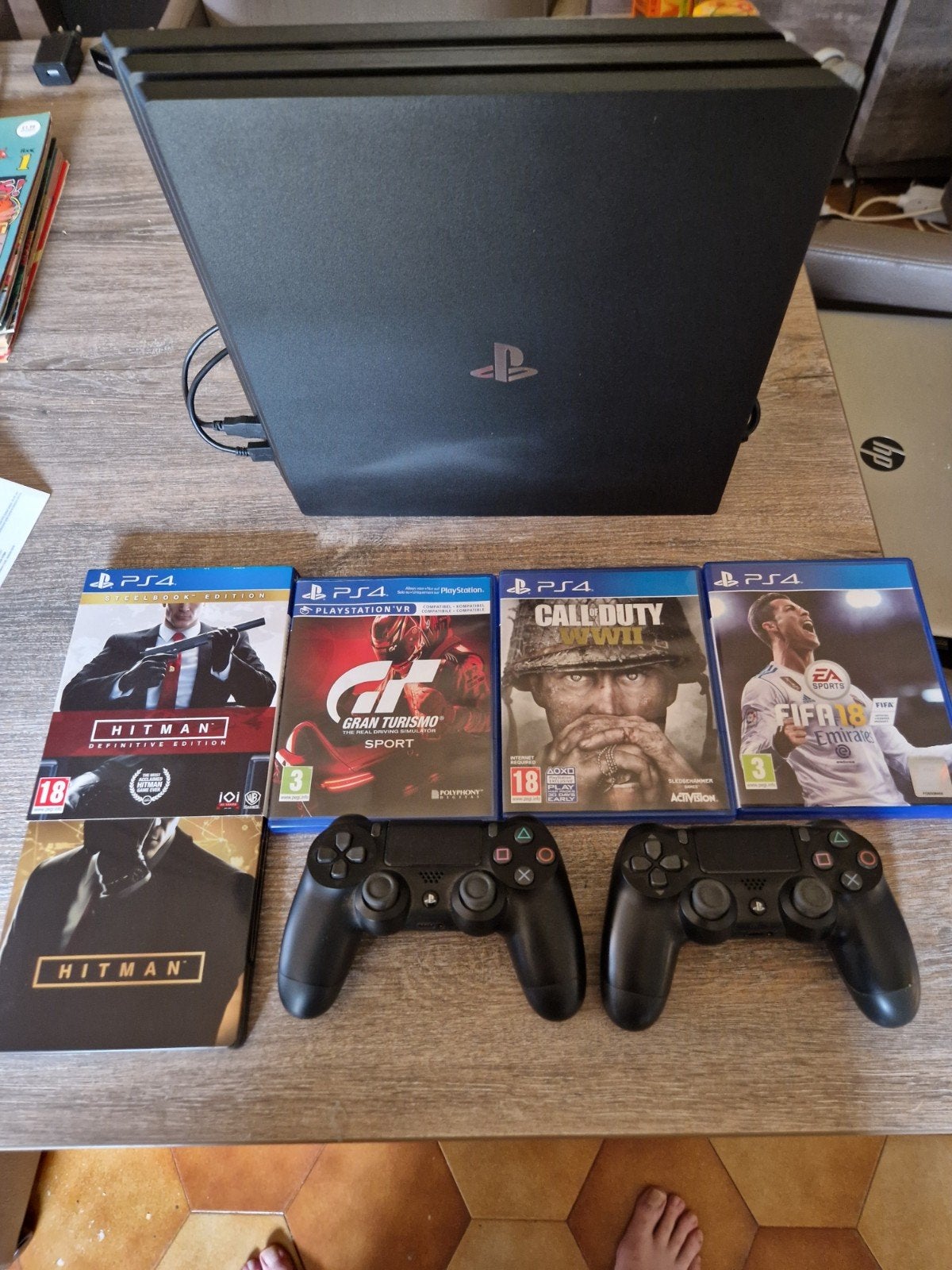 PS4 zo goed als nieuw met 2 controles en 4 spellejes, Games en Spelcomputers, Spelcomputers | Sony PlayStation 4, Ophalen of Verzenden
