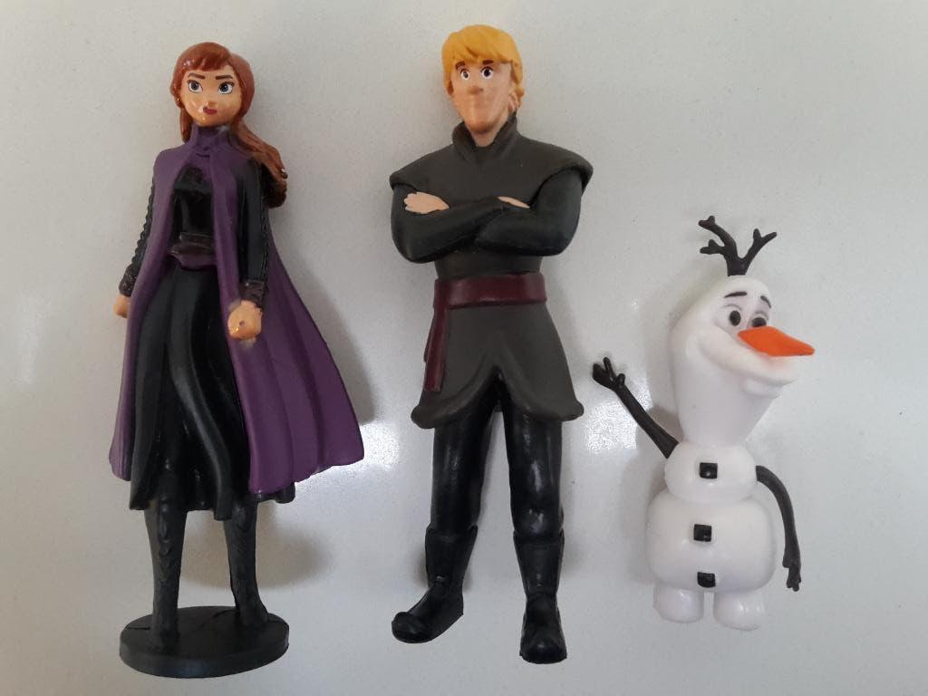 Drie Disney Frozen figuurtjes: Anna, Kristoff en Olaf, Ophalen of Verzenden, Overige figuren, Zo goed als nieuw, Beeldje of Figuurtje