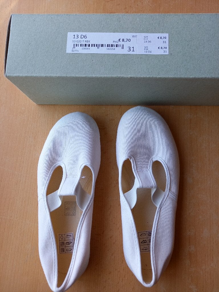 Nieuw turnpantoffels maat 31, Nieuw, Ophalen of Verzenden, Jongen of Meisje, Sportschoenen