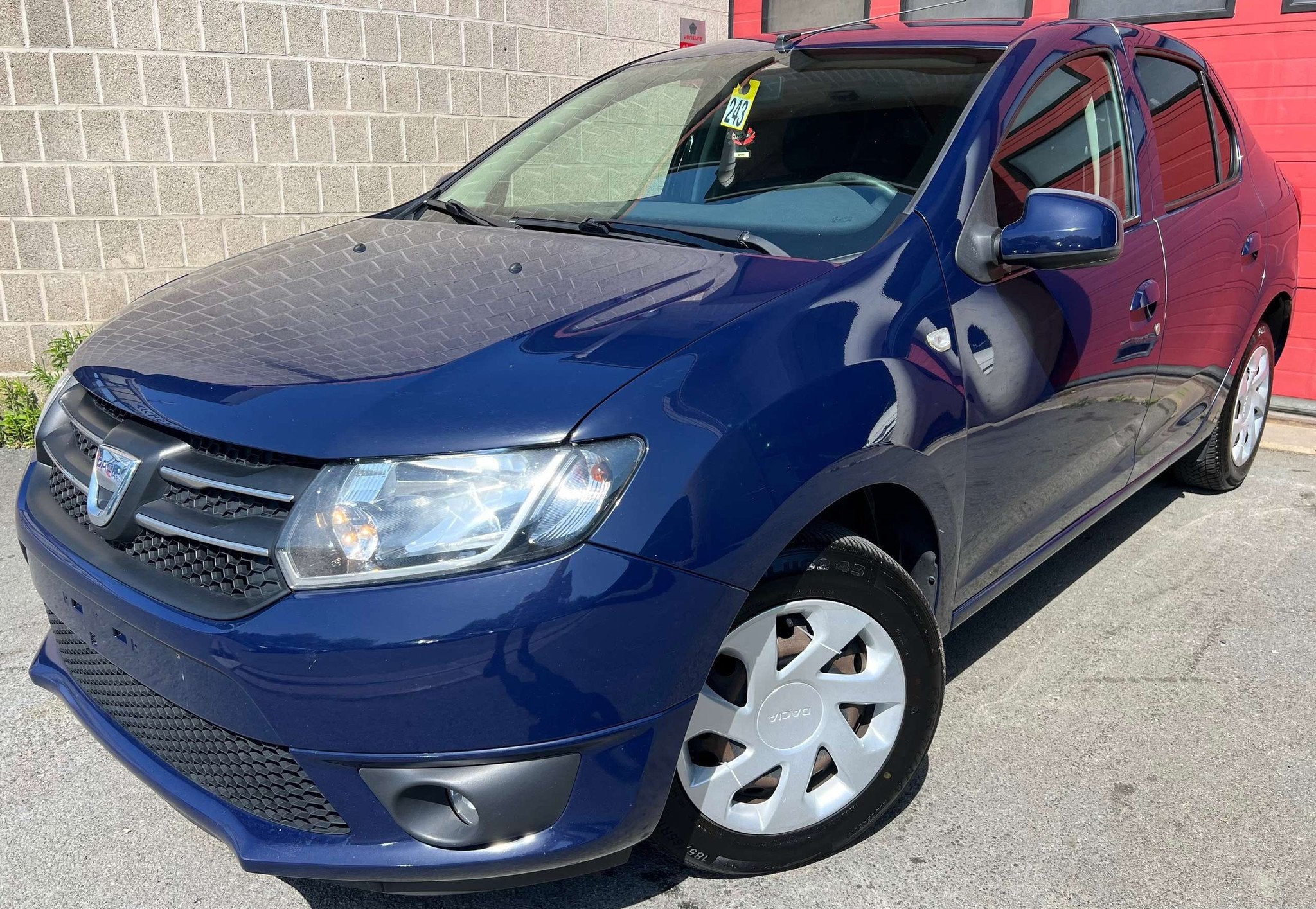 Dacia Logan 1.2i Ambiance + CLIM + CAR-PASS (bj 2013), Auto's, Dacia, Zwart, 4 cilinders, Logan, Bedrijf